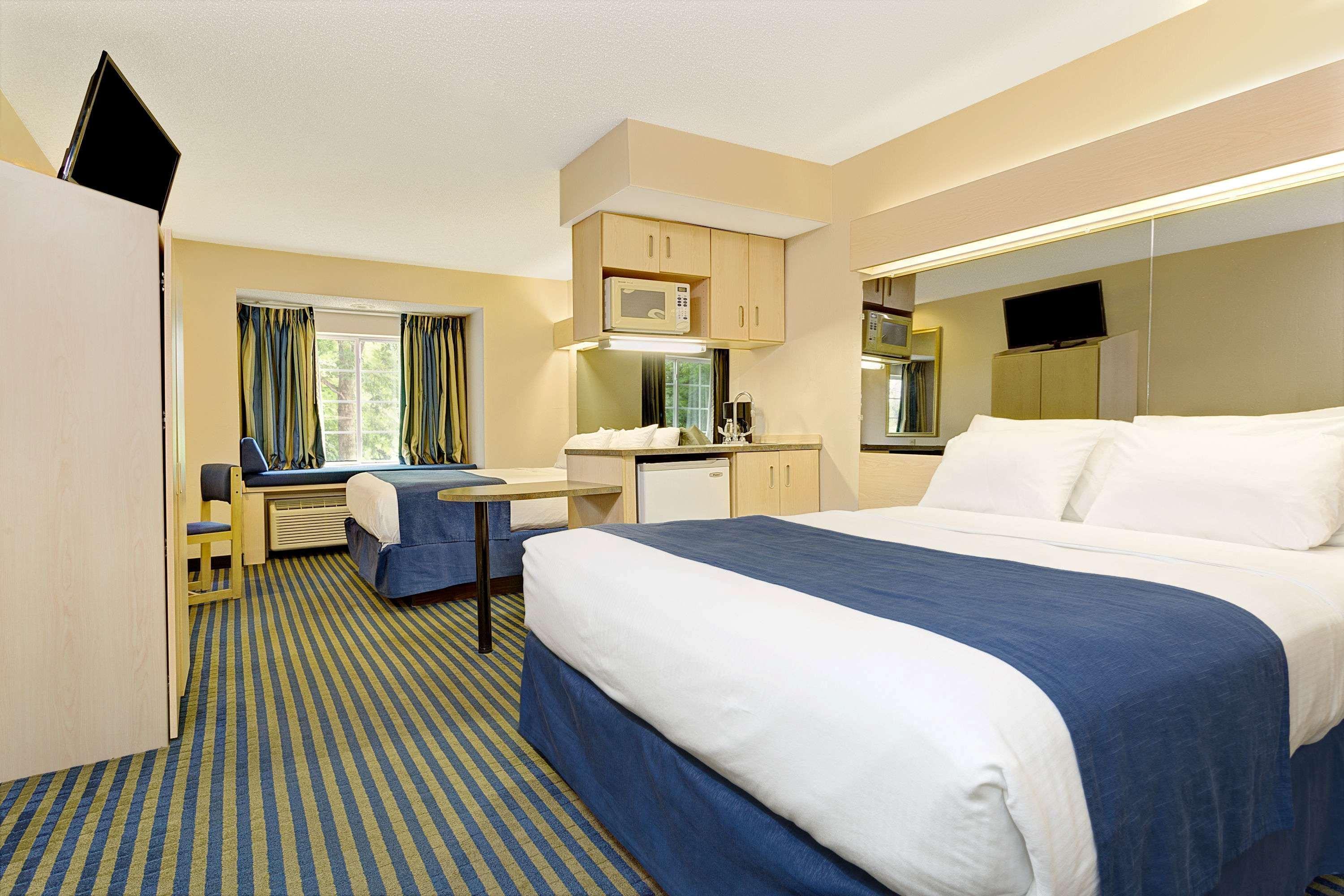 Microtel Inn & Suites By Wyndham Florence/Cincinnati Airpo Exterior photo
